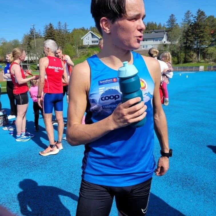 Vetle til topps i "Sømnamile"